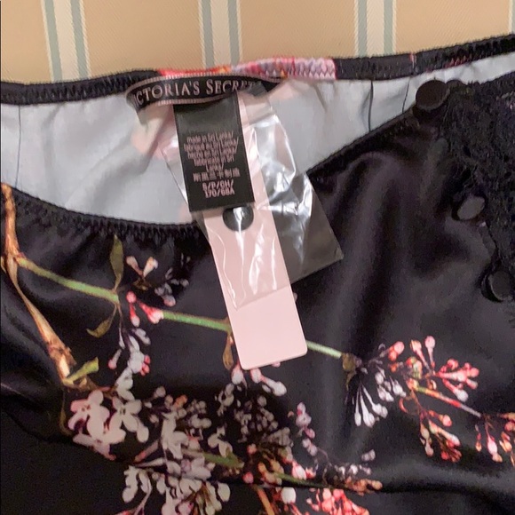 ❗️LAST SIZE SMALL VS VERY SEXY SATIN SLIP SKIRT - Picture 10 of 16